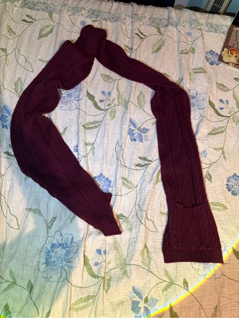 Women's Cable Knit Scarf - Burgundy
